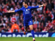 开云棋牌官方-绝杀时刻，汉密尔顿惊艳四座，雷诺车队上演史诗级逆袭