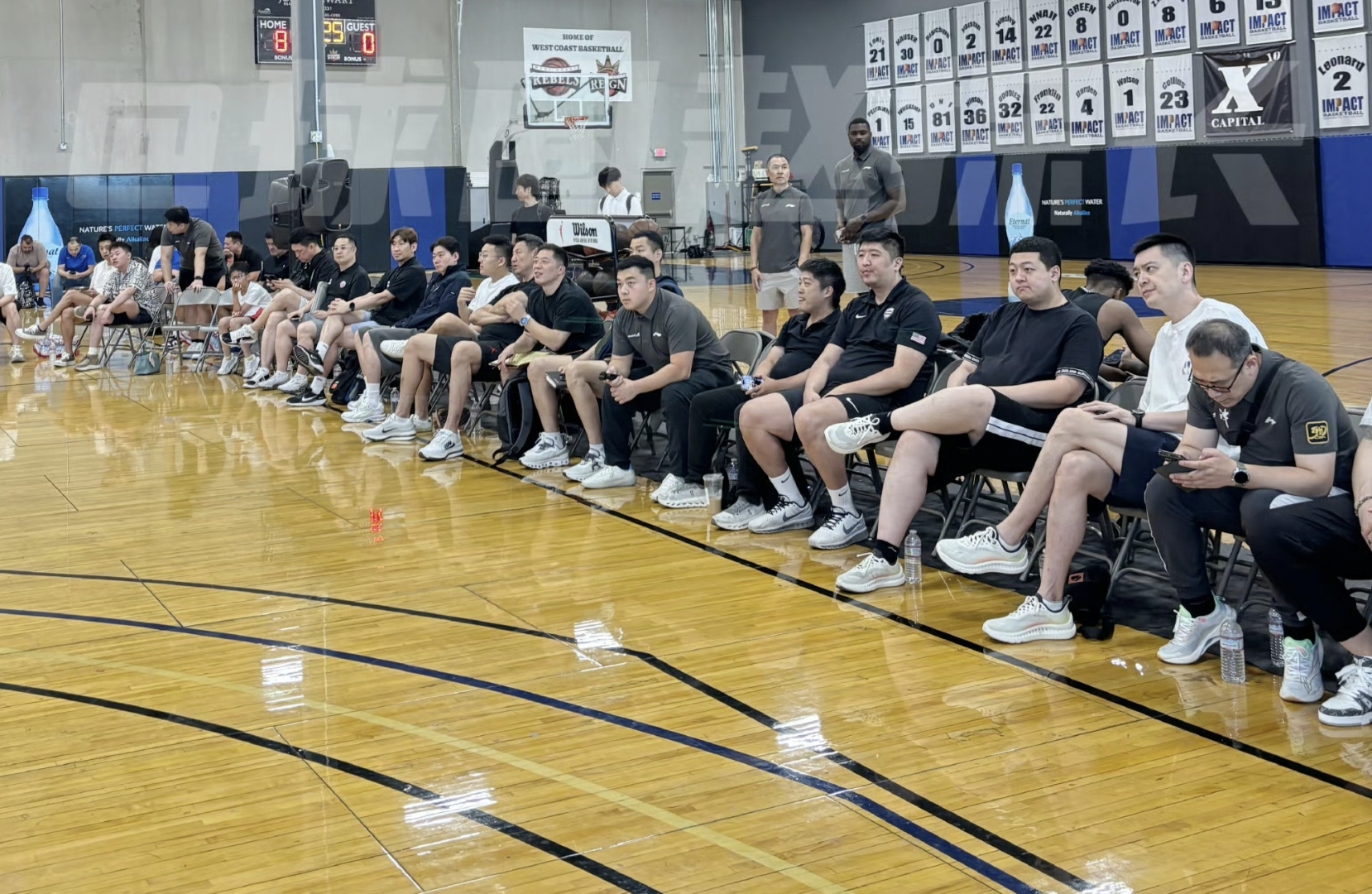 美国男篮教练团队迎接新成员加入