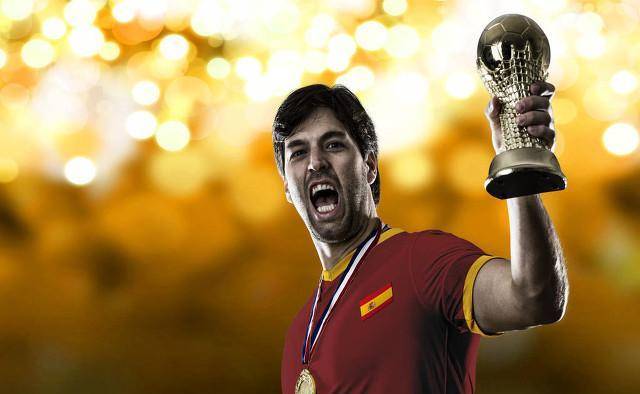 包含率先取得领先，紧逼防守稳固比分的词条