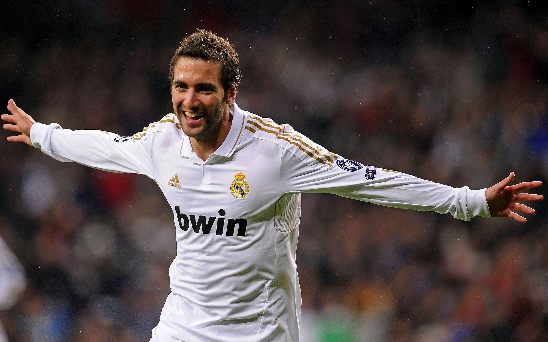 浓眉用实力证明自己，吉林队连续得分压制黄蜂