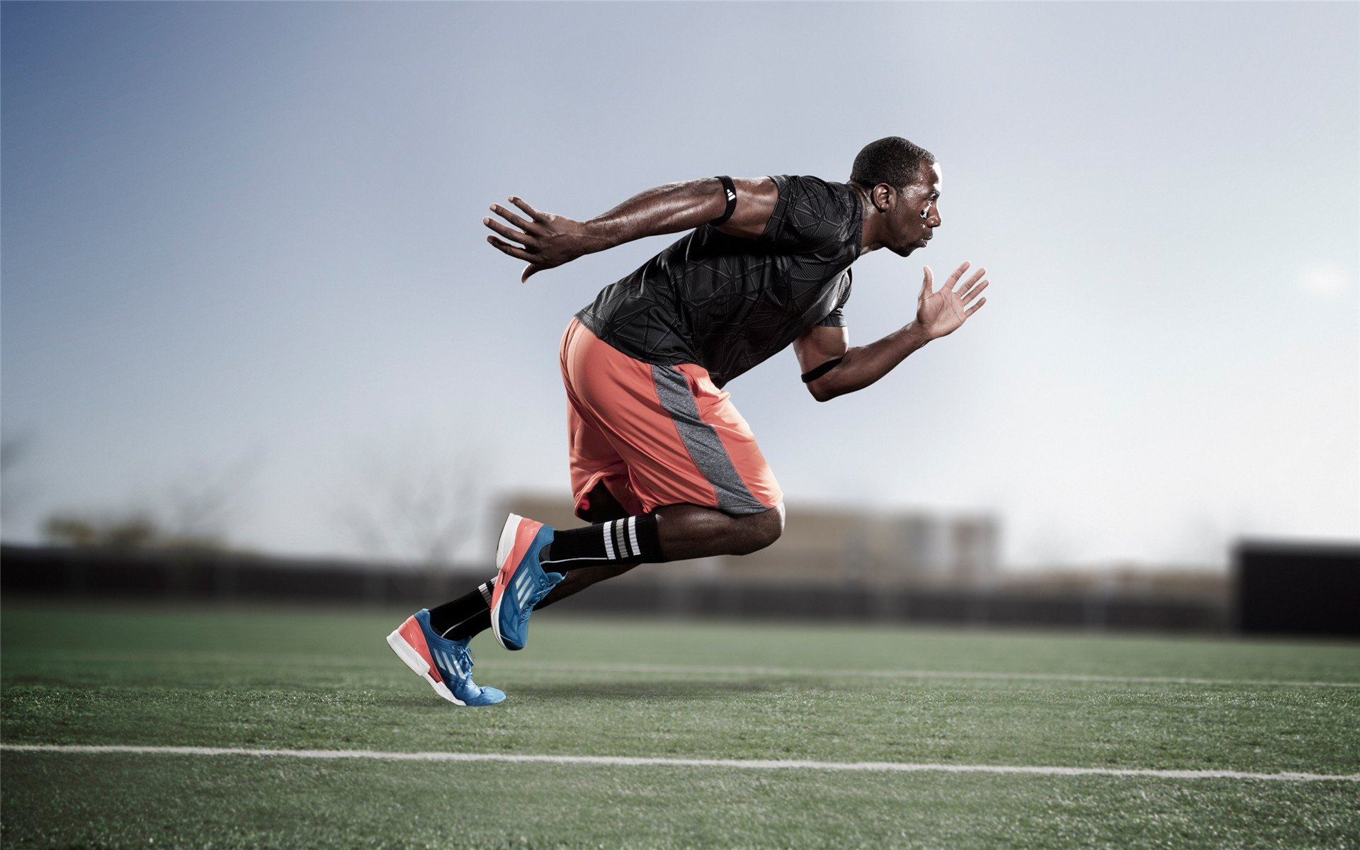 橙色风暴席卷维也纳,皮克惊天远射点燃赛场,荷兰3-0横扫奥地利锁定头名