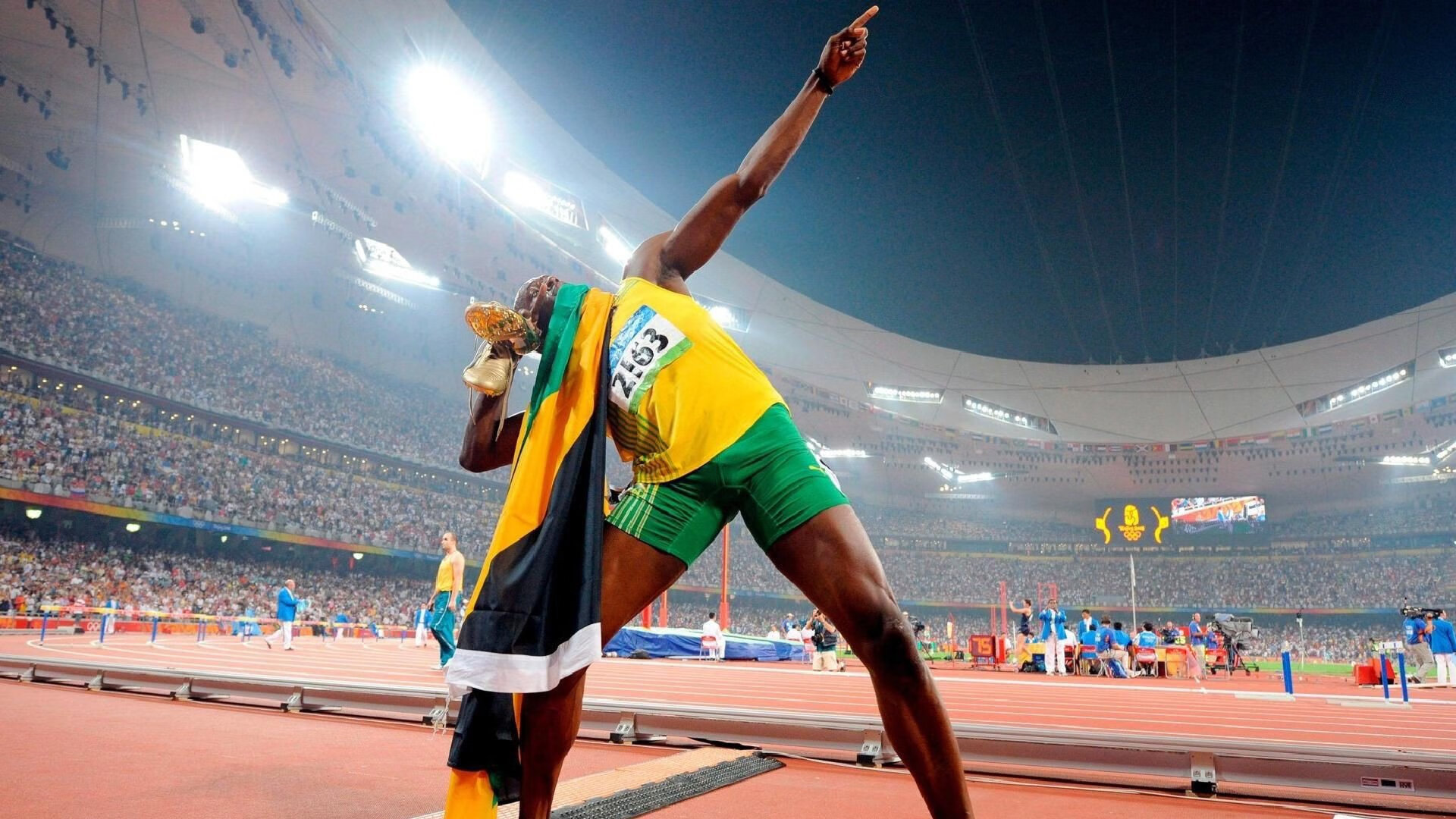 绝杀时刻，汉密尔顿惊艳四座，雷诺车队上演史诗级逆袭